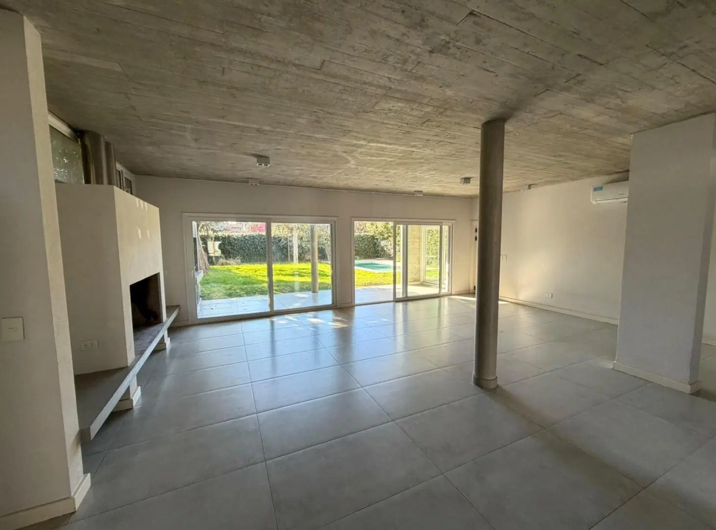 Casa en alquiler en barrio cerrado de La Horqueta 4
