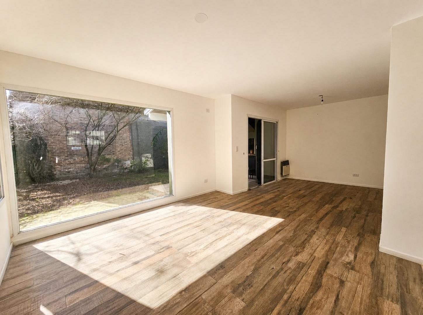 Foto de CASA EN VENTA EN EL BAJO DE SAN ISIDRO | 4 DORMITORIOS | JARDÍN |, imagen 3