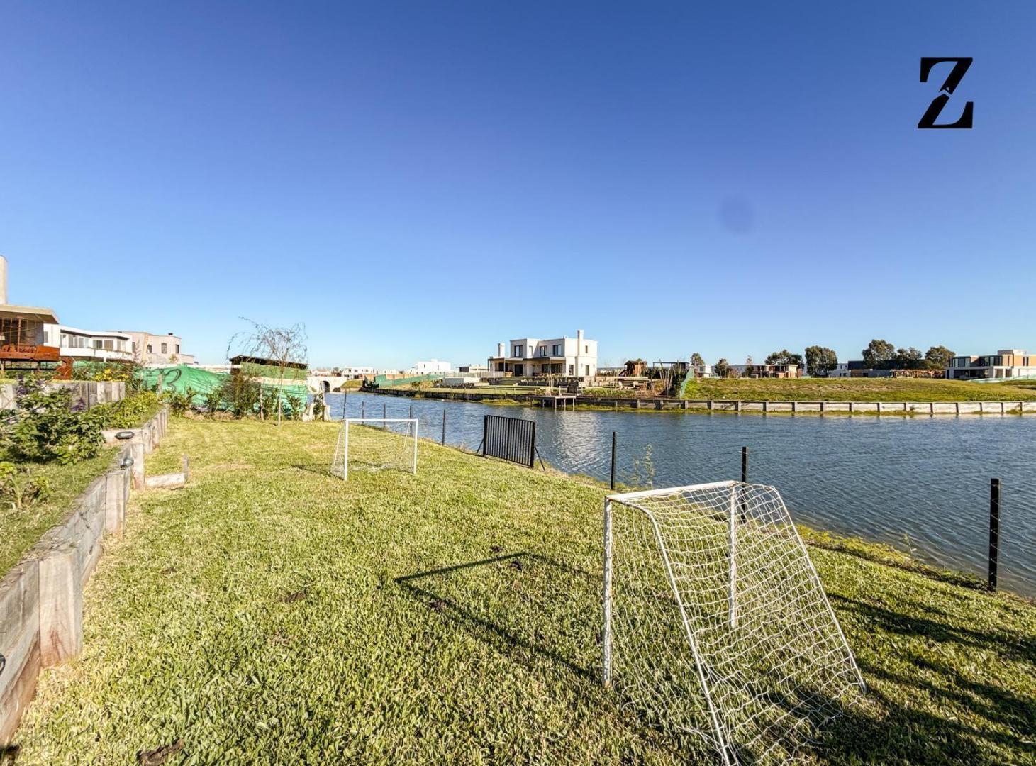 Foto de San Fermín | Única casa en venta a la laguna con orientación noroeste 4, imagen 3