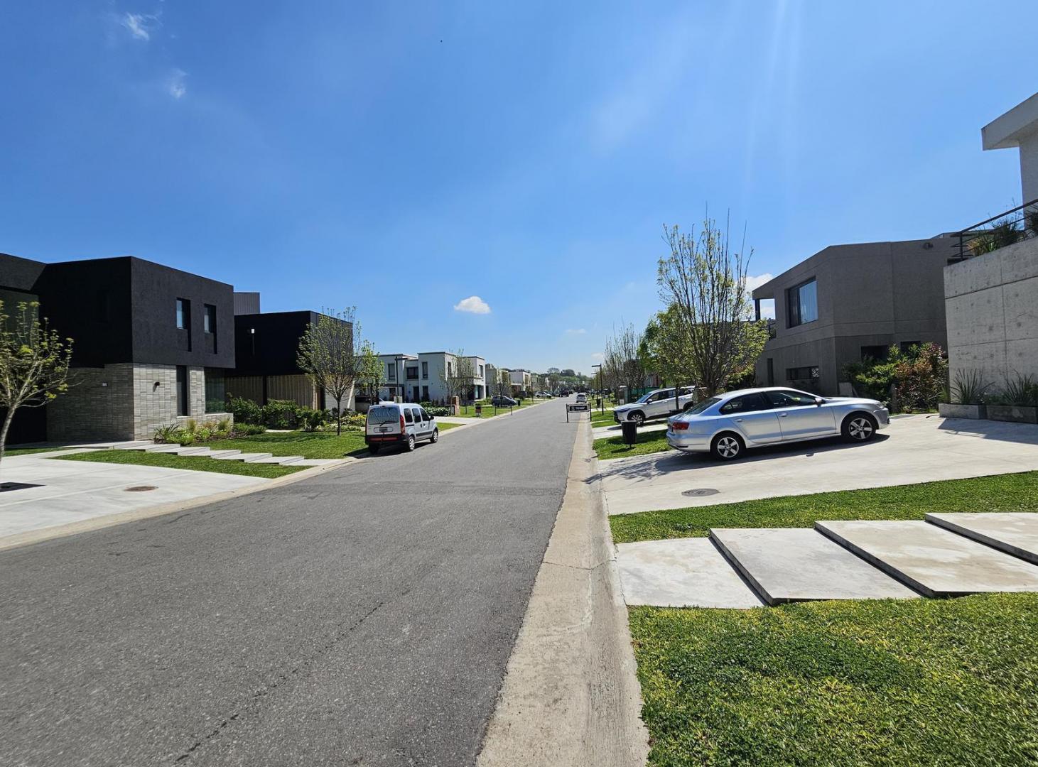 Foto de Terreno en venta en Barrio Cerrado Los Cardos, Orientación Noreste, imagen 2