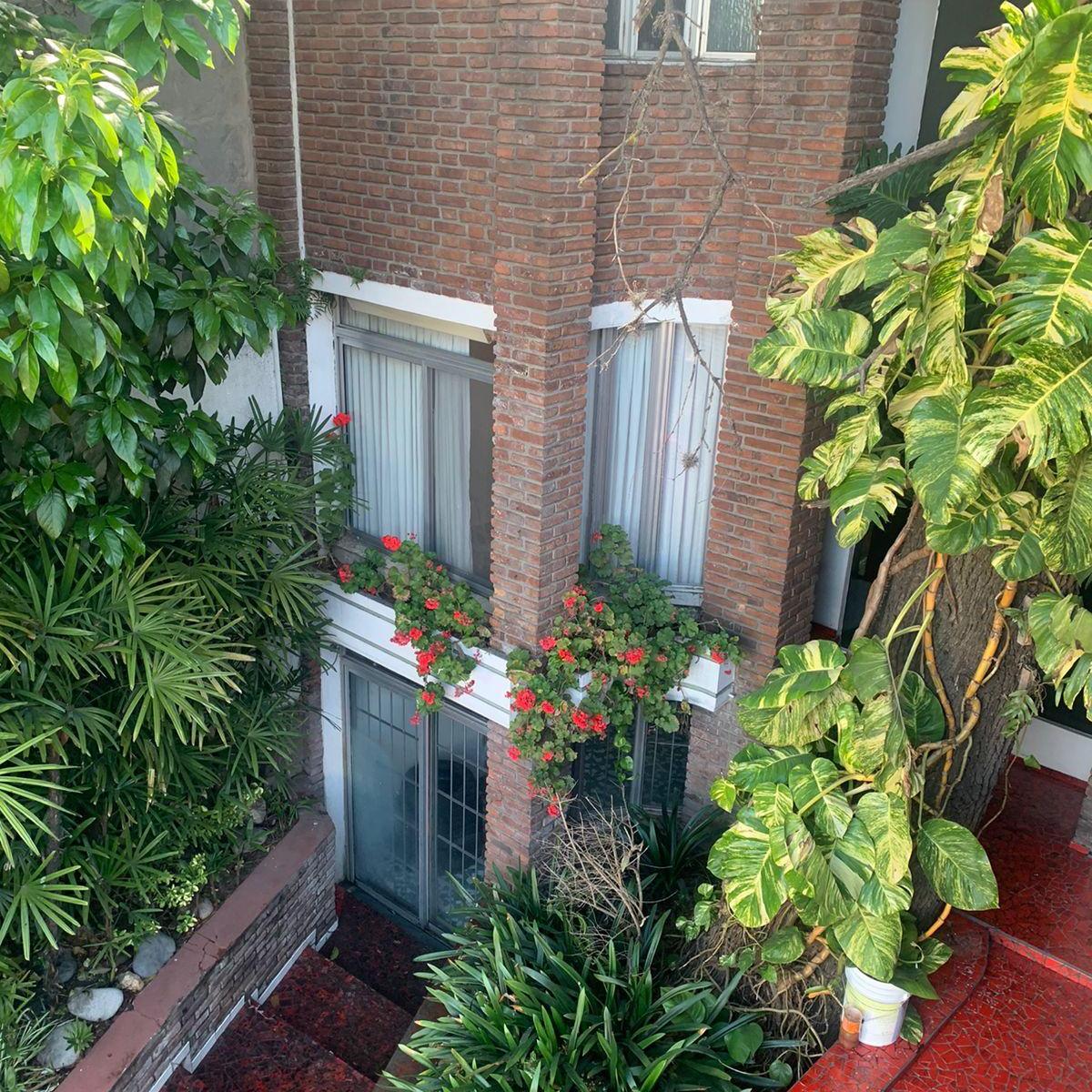Hermosa Casa de Categoría 4 Ambientes en Venta en San Martín Centro 4