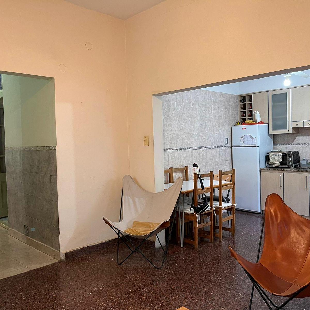 Casa 4 Ambientes con Garaje y Quincho en Venta en San Andrés 2