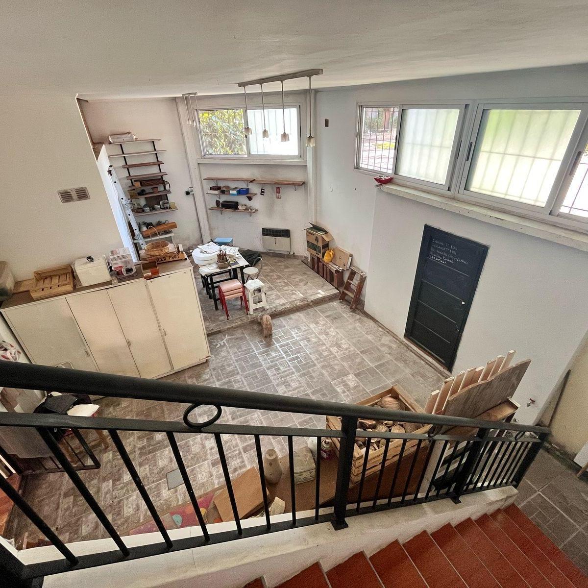 Casa Multifamiliar + Local con Ingresos Independientes en Venta en Villa Maipú 4