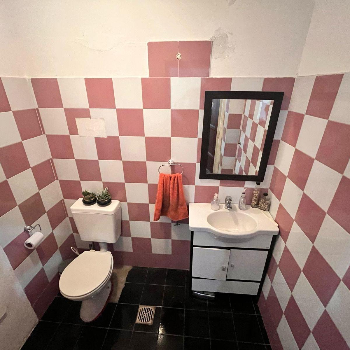 Casa Multifamiliar + Local con Ingresos Independientes en Venta en Villa Maipú 3