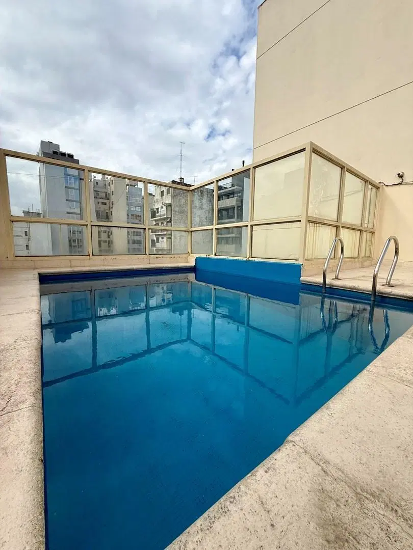 Dto 2 amb con balcón. Impecable. Excelente para vivienda o inversión. 5