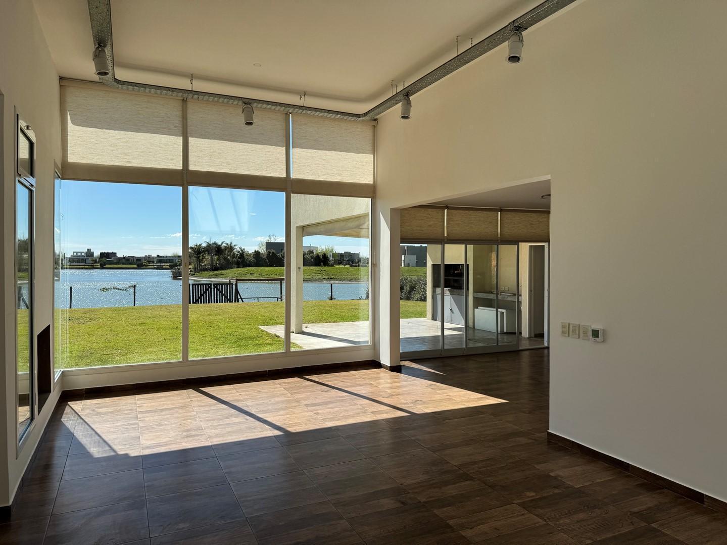Foto de Casa en Venta a la laguna area 6, en San Sebastian, Escobar, imagen 1