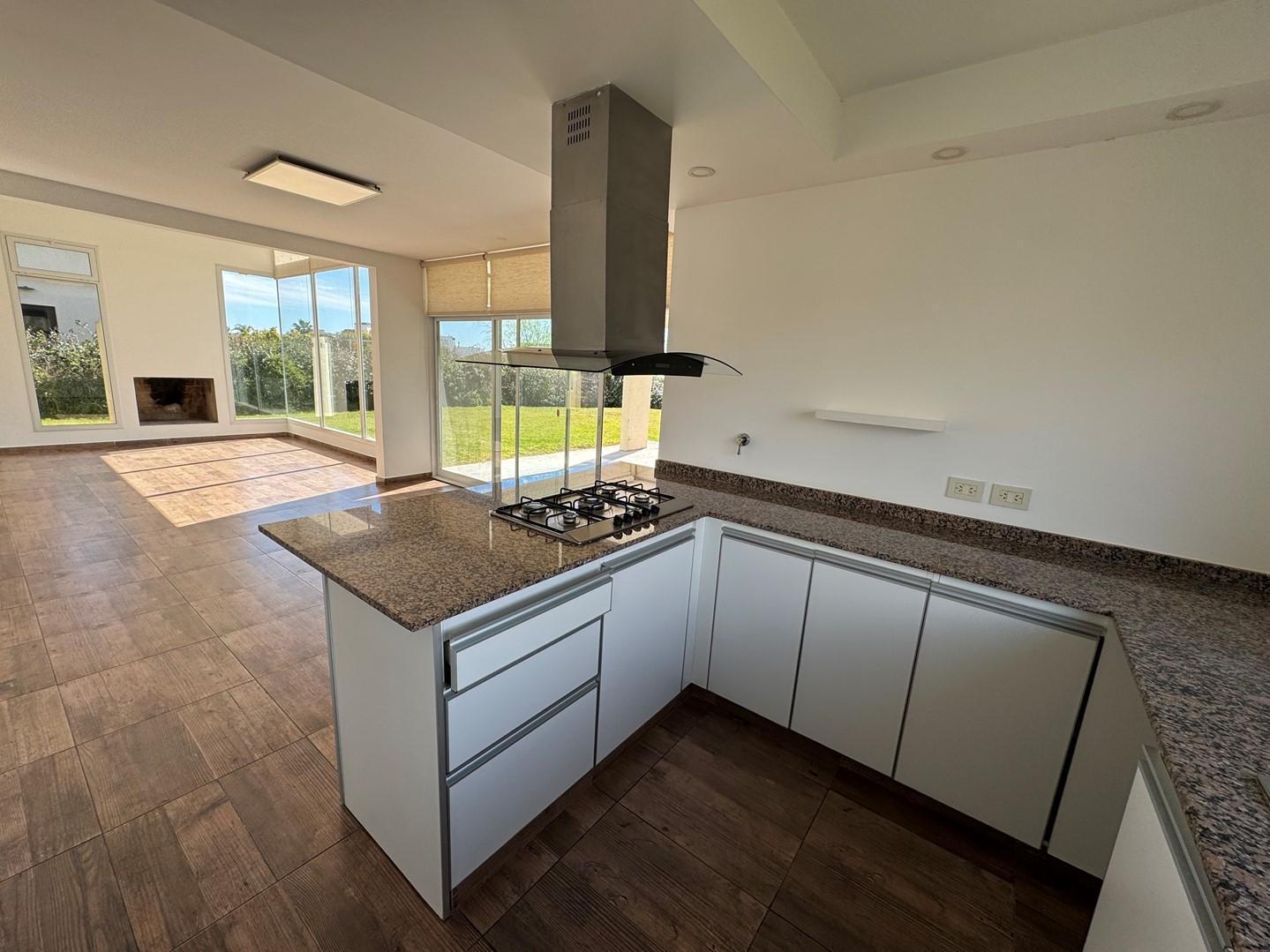 Foto de Casa en Venta a la laguna area 6, en San Sebastian, Escobar, imagen 4