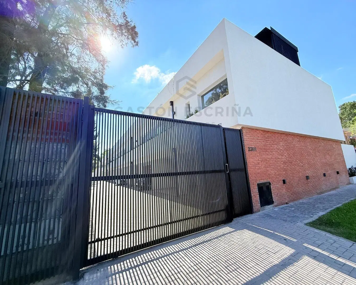 Casa en Barrio Parque Leloir 8