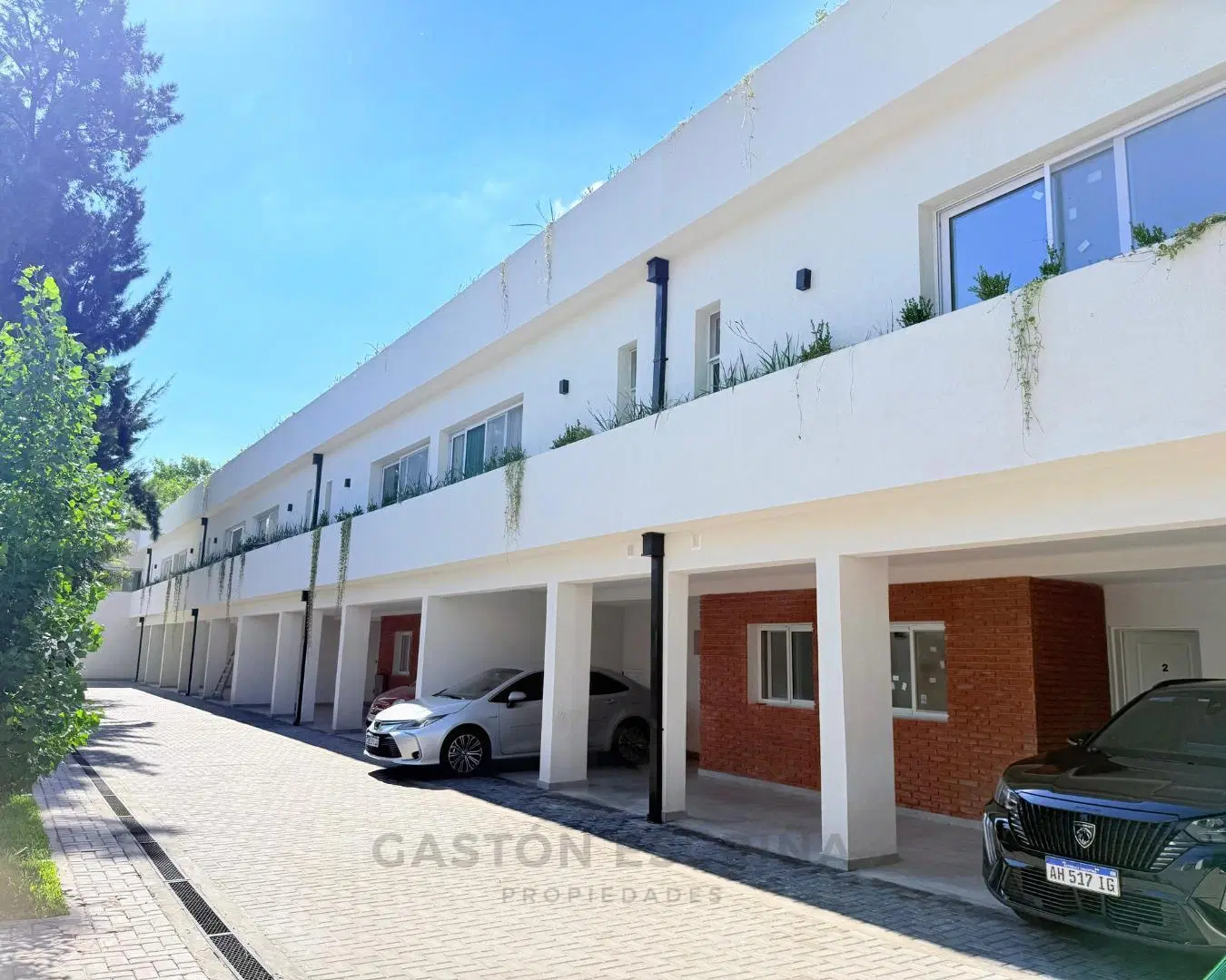 Casa en Barrio Parque Leloir 2