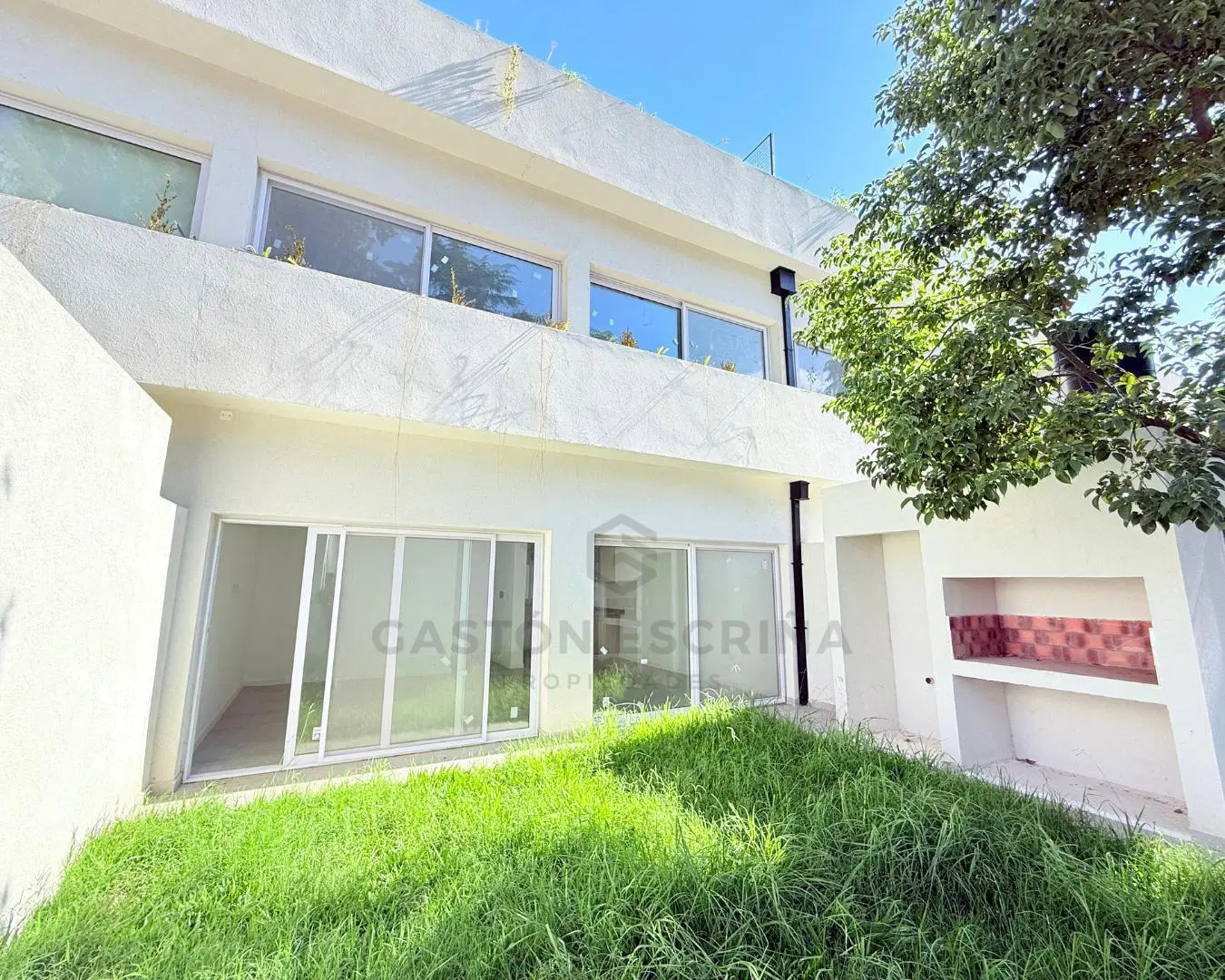 Casa en Barrio Parque Leloir 8