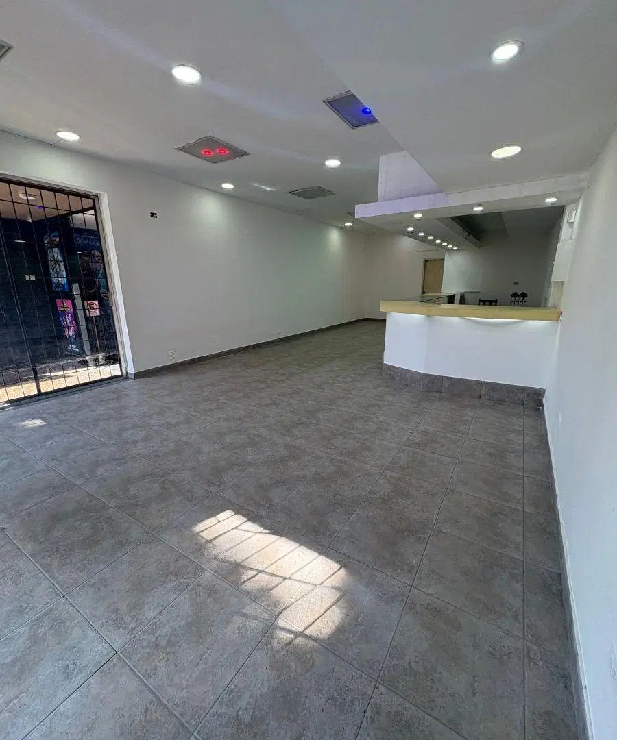 LOCAL COMERCIAL EN ALQUILER- SAN JUAN 900 4