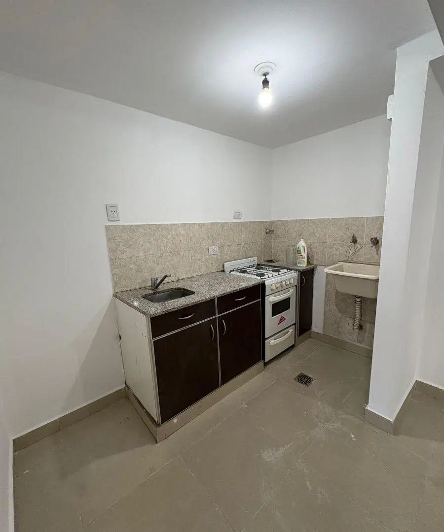 MONOAMBIENTE EN VENTA - SANTIAGO AL 900 3
