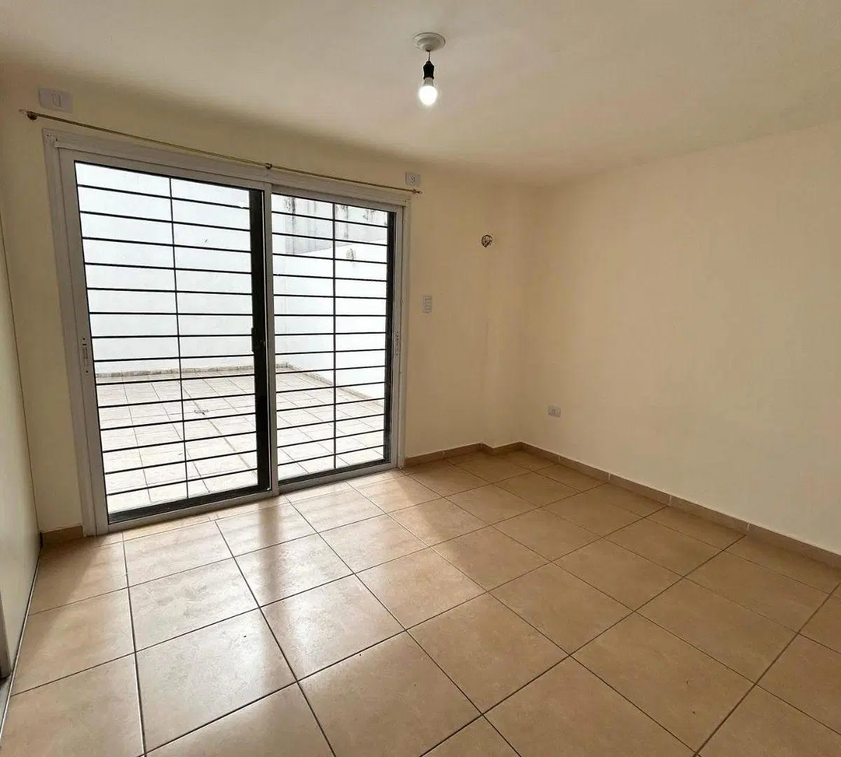 PLANTA BAJA CON DOS PATIOS - ALQUILER DEPARTAMENTO 1 DORMITORIO EN CALLE LAS PIEDRAS 200 4