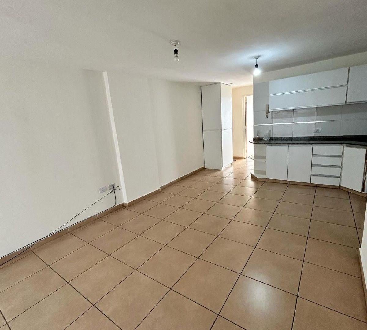 PLANTA BAJA CON DOS PATIOS - ALQUILER DEPARTAMENTO 1 DORMITORIO EN CALLE LAS PIEDRAS 200