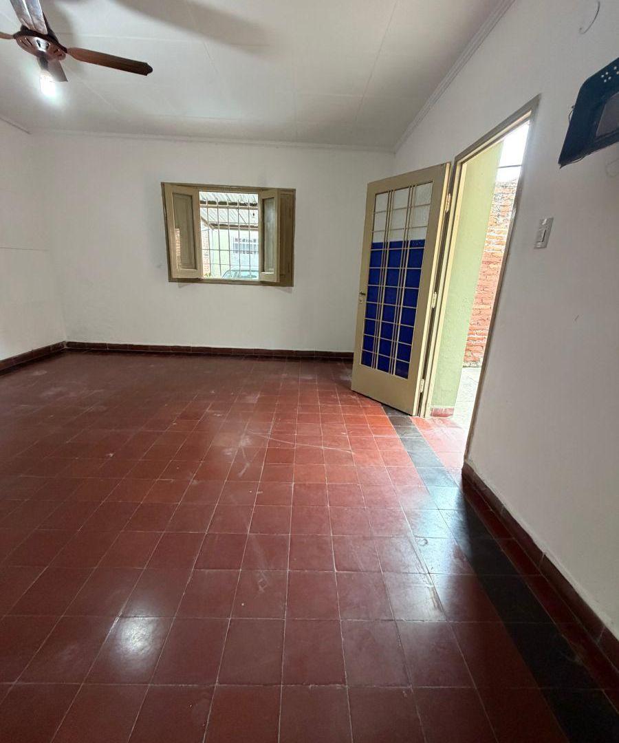 Foto de CASA EN ALQUILER - 2 DORMITORIOS - AV REPUBLICA DEL LIVANO 1700, imagen 1