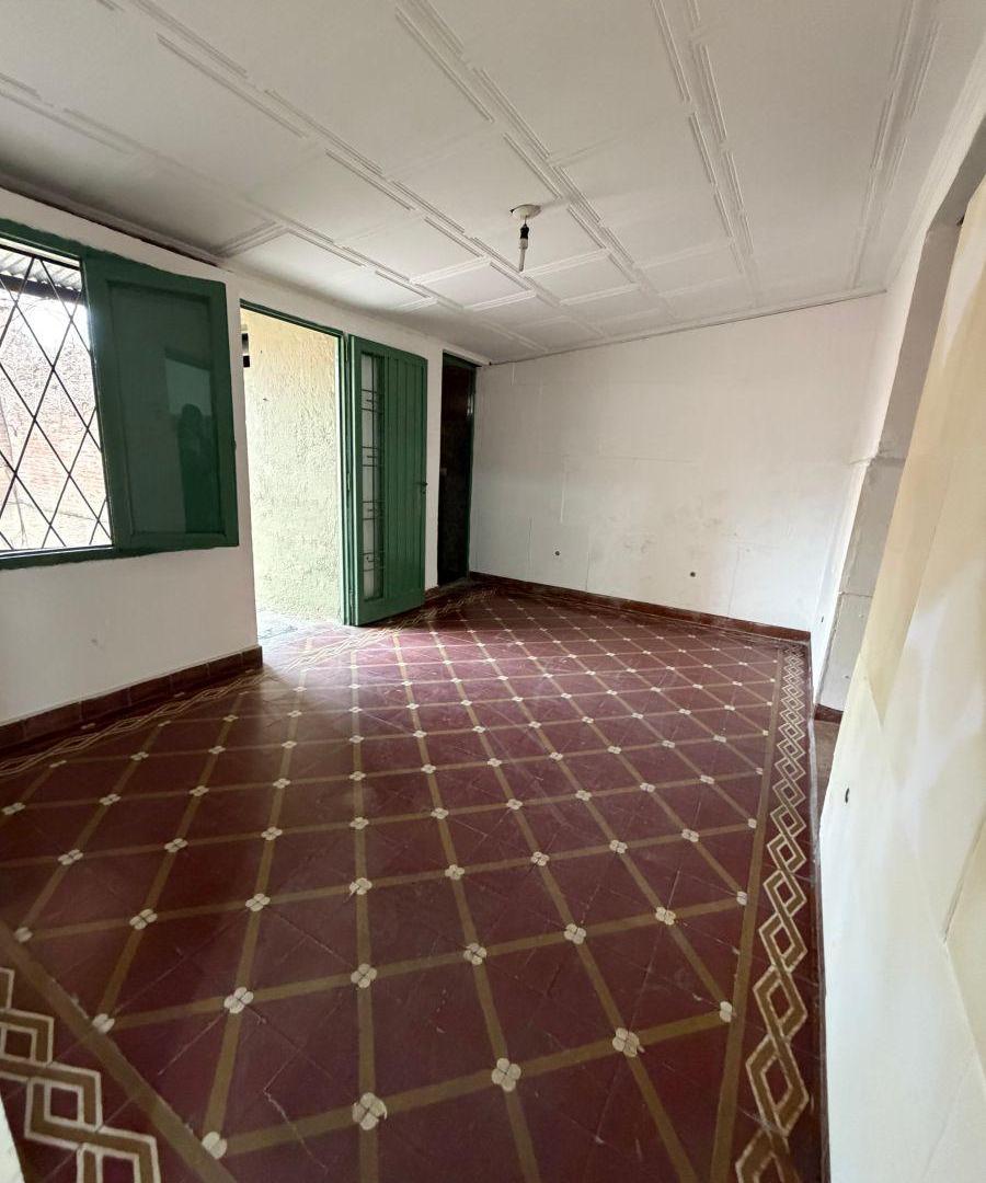 Foto de CASA EN ALQUILER - 2 DORMITORIOS - AV REPUBLICA DEL LIVANO 1700, imagen 2
