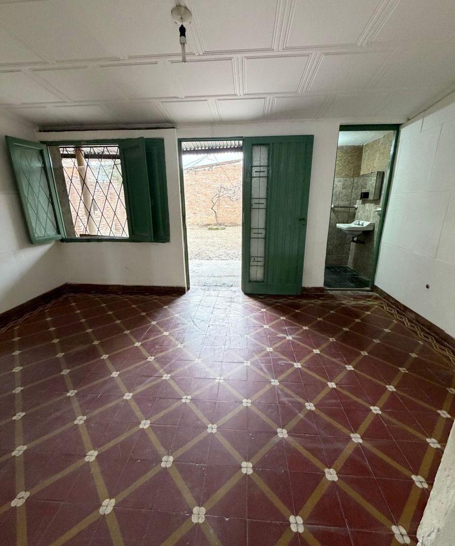 Foto de CASA EN ALQUILER - 2 DORMITORIOS - AV REPUBLICA DEL LIVANO 1700, imagen 5