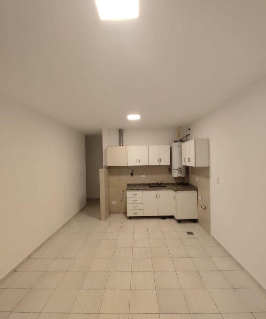 Departamento en alquiler c/ cochera en Villa Nueva
