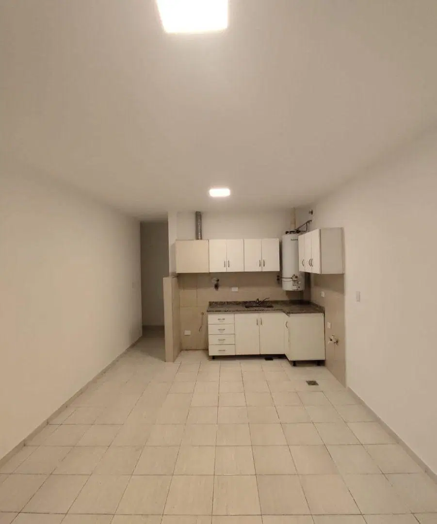 Departamento en alquiler c/ cochera en Villa Nueva 1