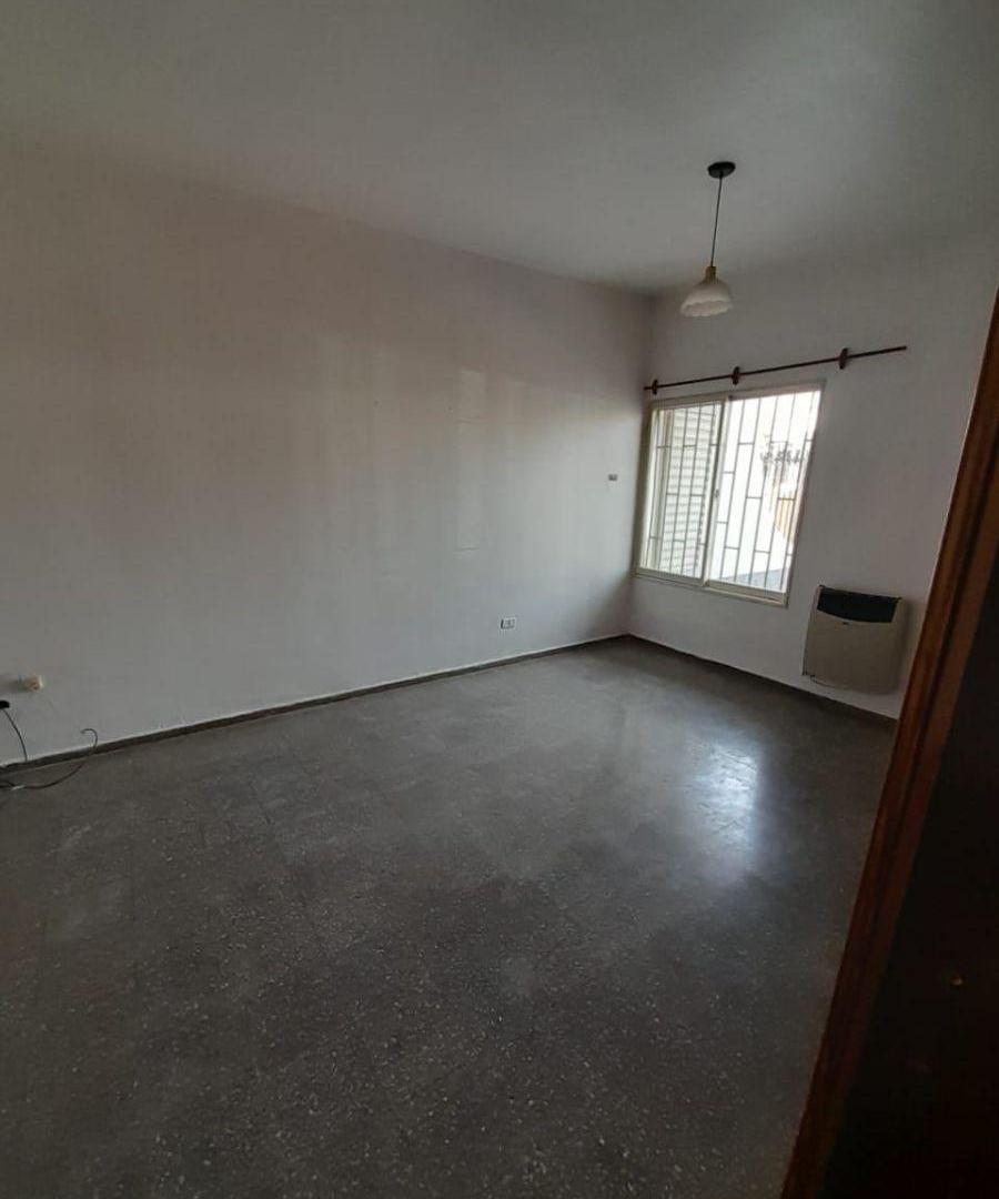 Foto de Casa en alquiler c/ cochera en Rodeo de la Cruz, imagen 2