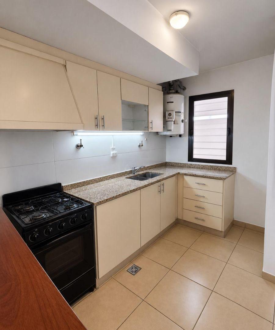 Foto de Departamento en alquiler c/ cochera en Godoy Cruz, imagen 1