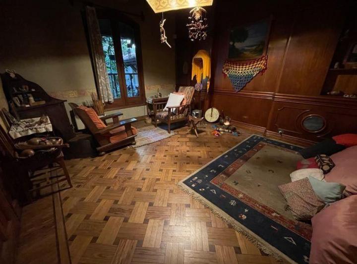 Casa 7 ambientes o mas. | Ayacucho al 2200 1