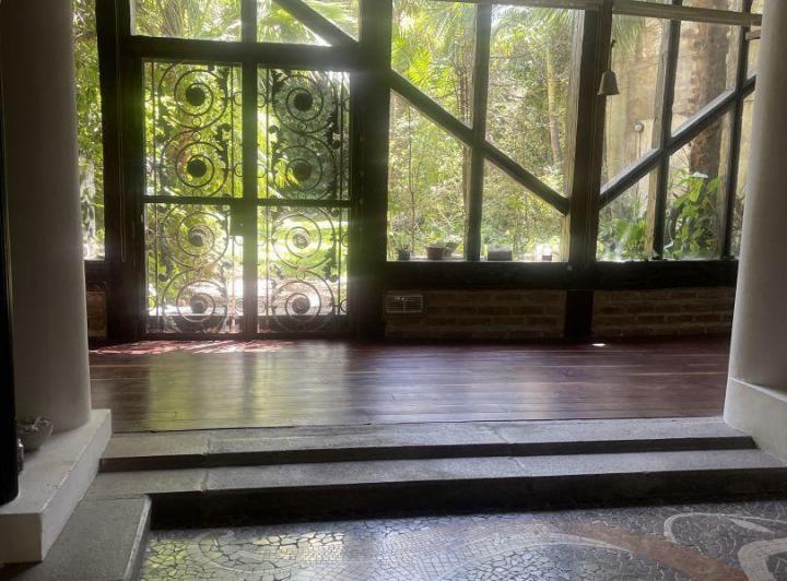 Casa 7 ambientes o mas. | Ayacucho al 2200 3