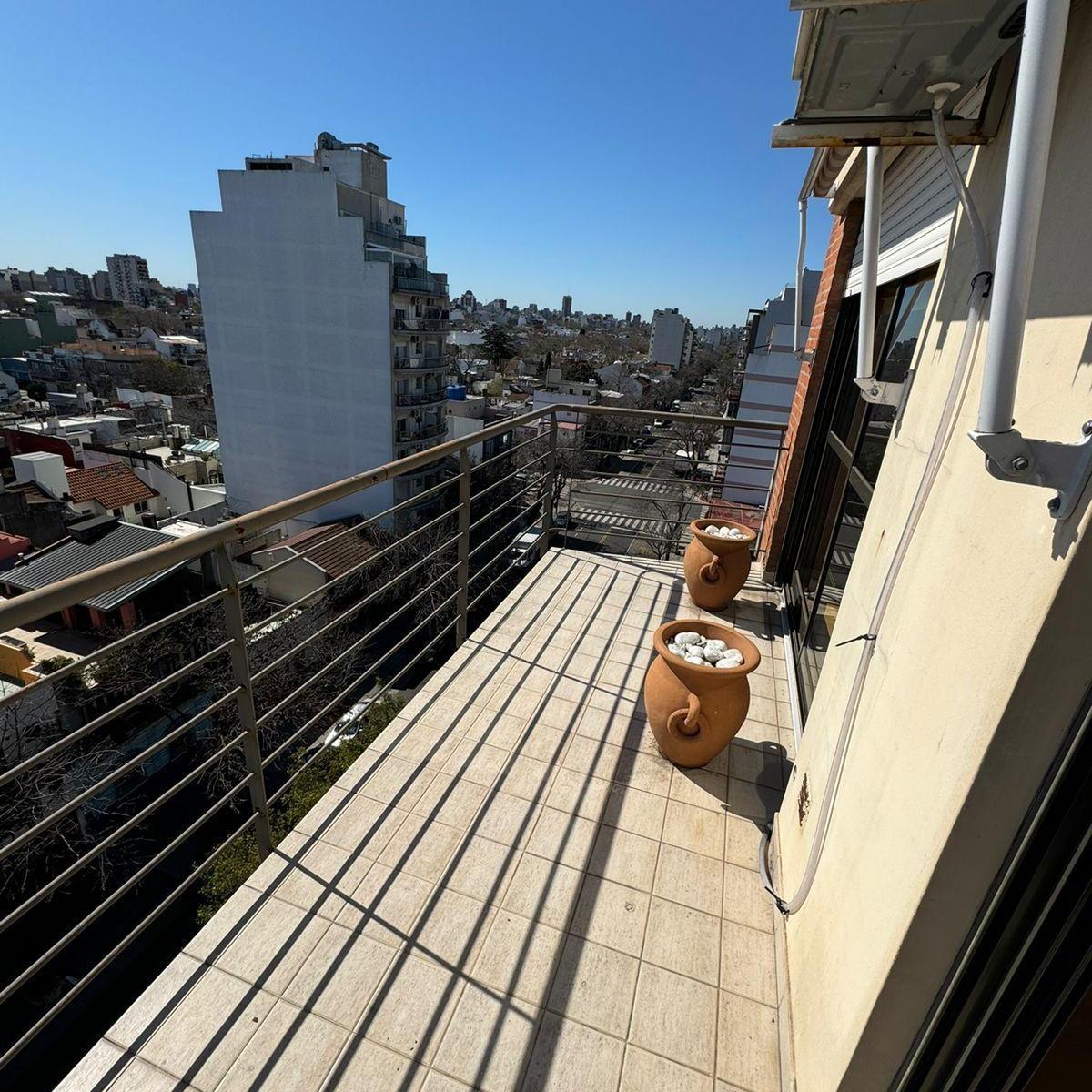 Departamento 3 Ambientes en Duplex con Balcon y Cochera 2