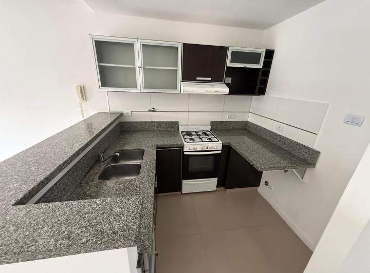 Departamento 3 ambientes con balcon al frente 2