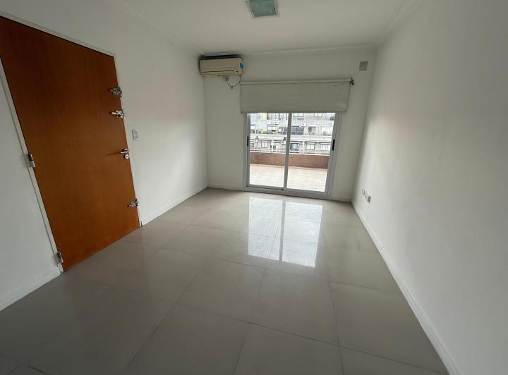 Departamento 3 ambientes con balcon al frente 4