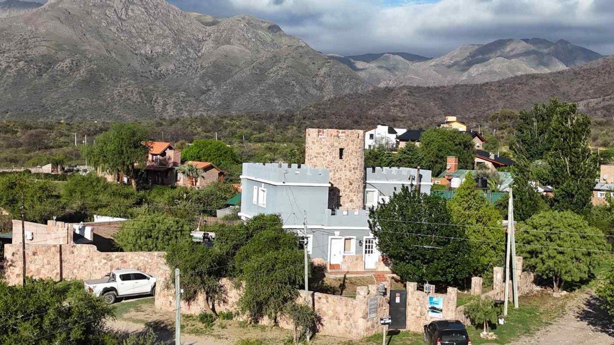 Exclusiva Casa + 2 Departamentos Capilla del Monte 3