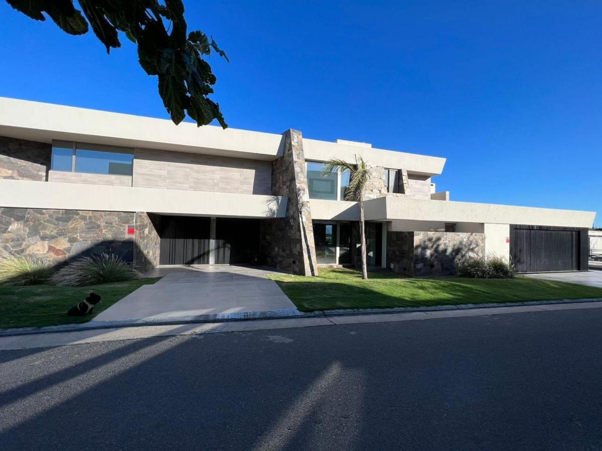 Casa Premium en Country La Cuesta Tres Dorm. 3