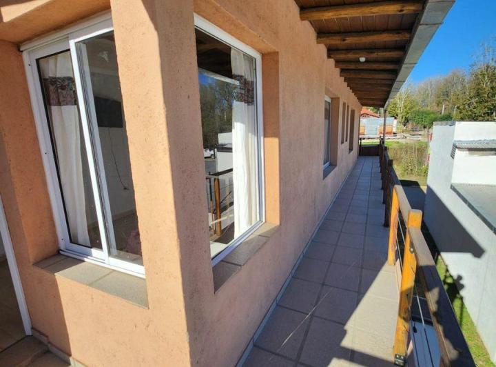 LOCAL COMERCIAL + 2 DPTOS  EN CENTRO DE YACANTO 1