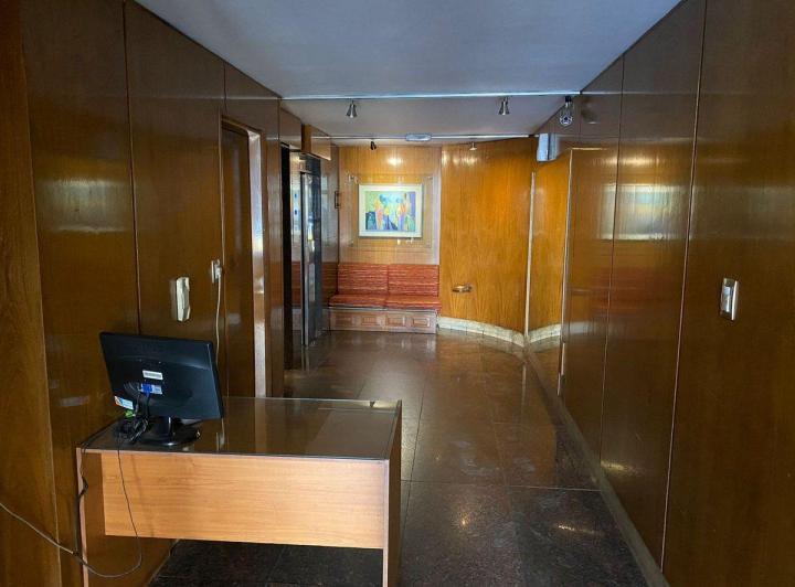 EN VENTA DPTO 2 D, 3 BAÑOS CON COCHERA CENTRO 4