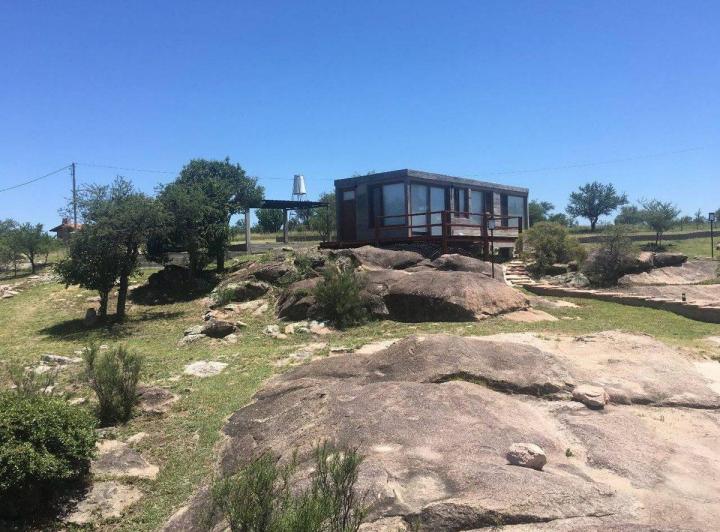 NONO – VENTA  DE  COMPLEJO  CON 4 CASAS  Y DPTO 5