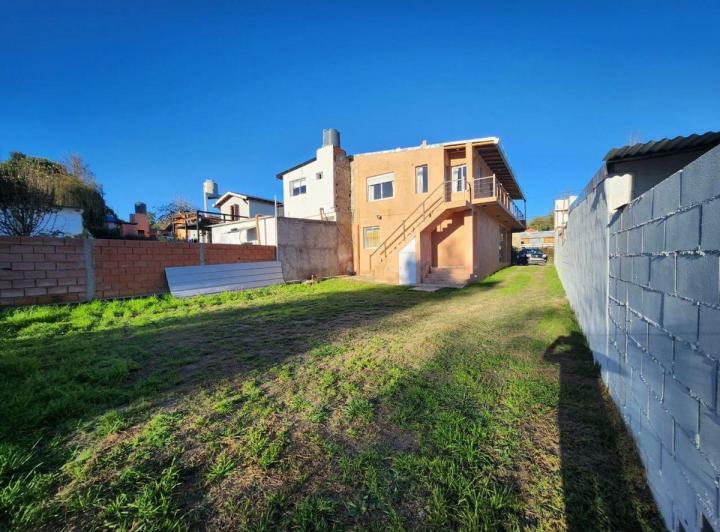 LOCAL COMERCIAL + 2 DPTOS  EN CENTRO DE YACANTO 1