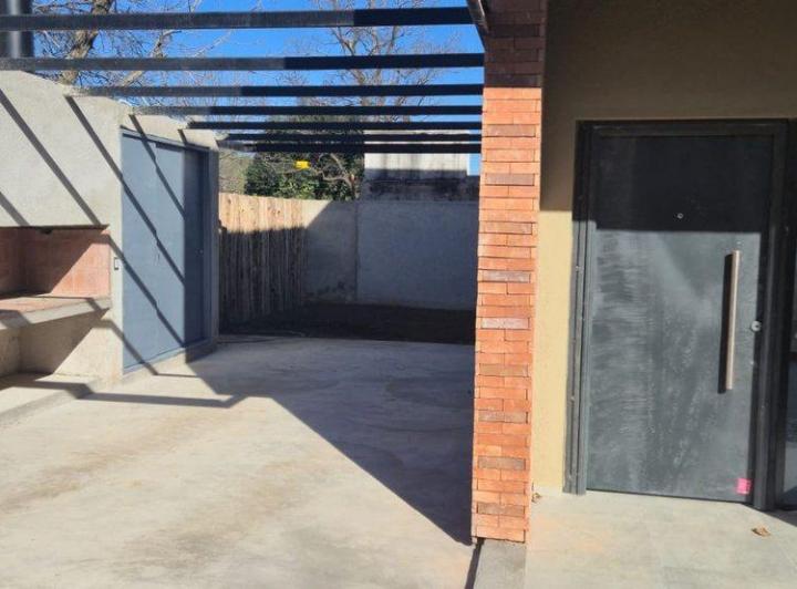 ALQUILER DUPLEX 3 DOR, AMPLIO PATIO RIVERA INDARTE 5