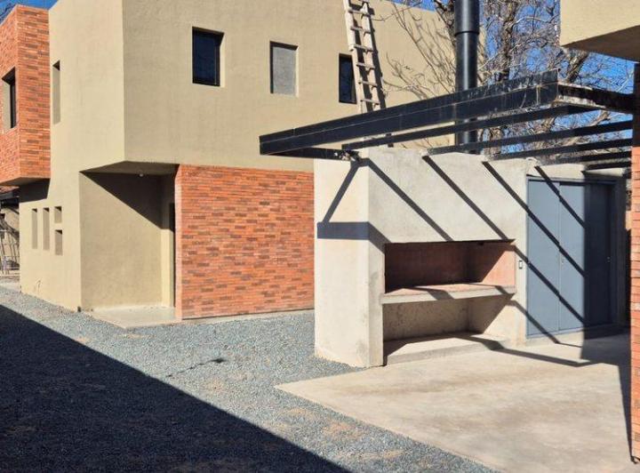 ALQUILER DUPLEX 3 DOR, AMPLIO PATIO RIVERA INDARTE 2
