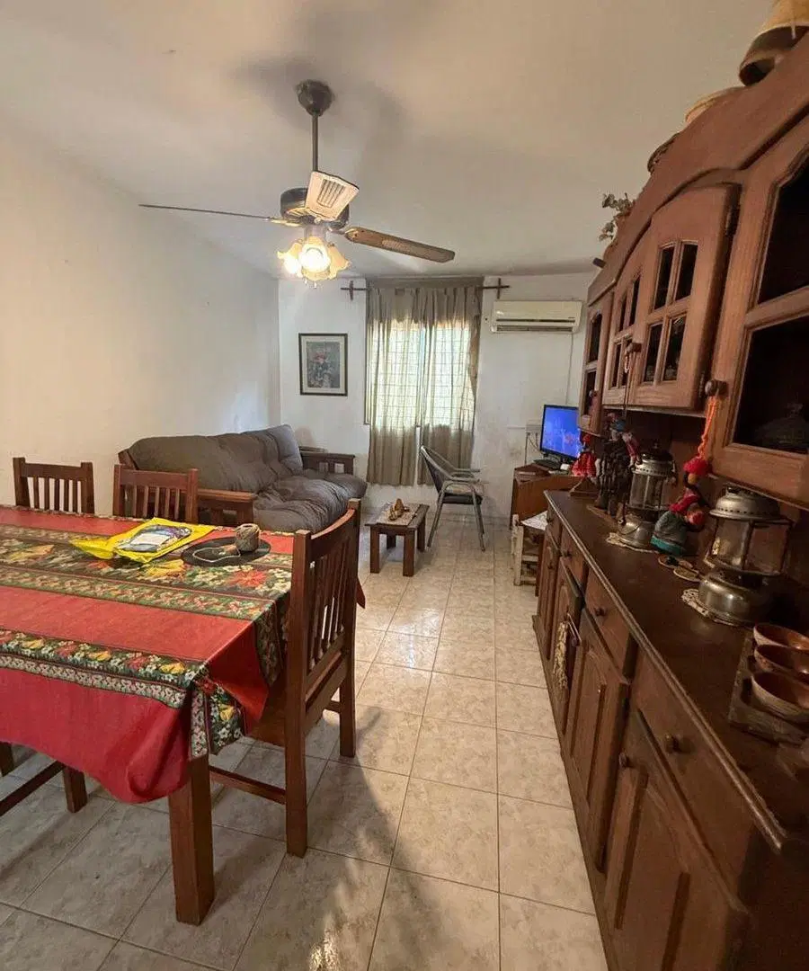 VENTA CASA 3 DORMITORIOS-GRAN PATIO-ARGUELLO 5