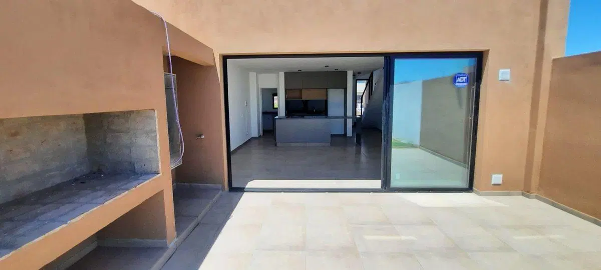 Dúplex 3 Dormitorios 130 m² Docta con Patio Amplio 3