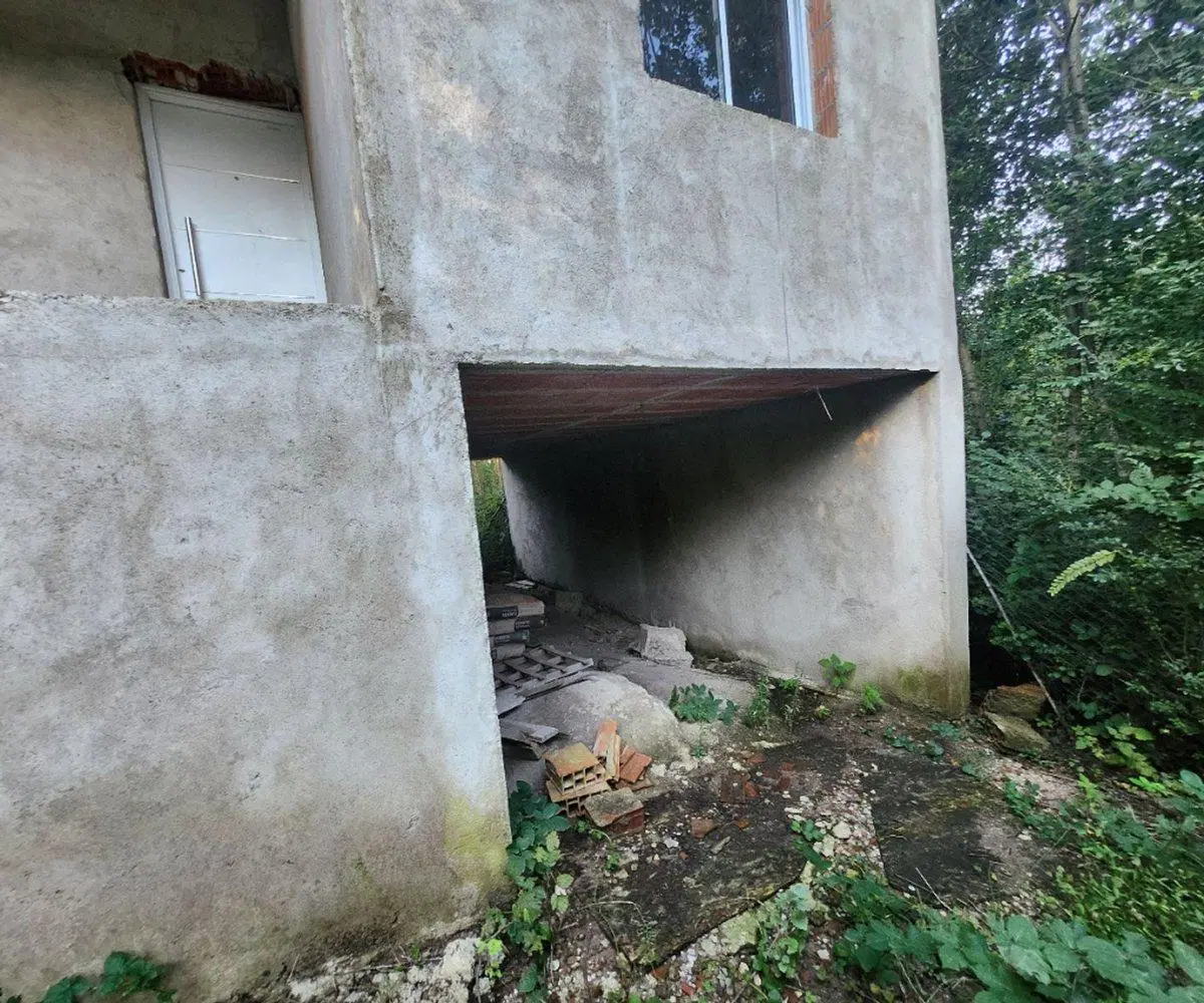CASA A TERMINAR EN YACANTO ESCRITURA Y PLANOS 5