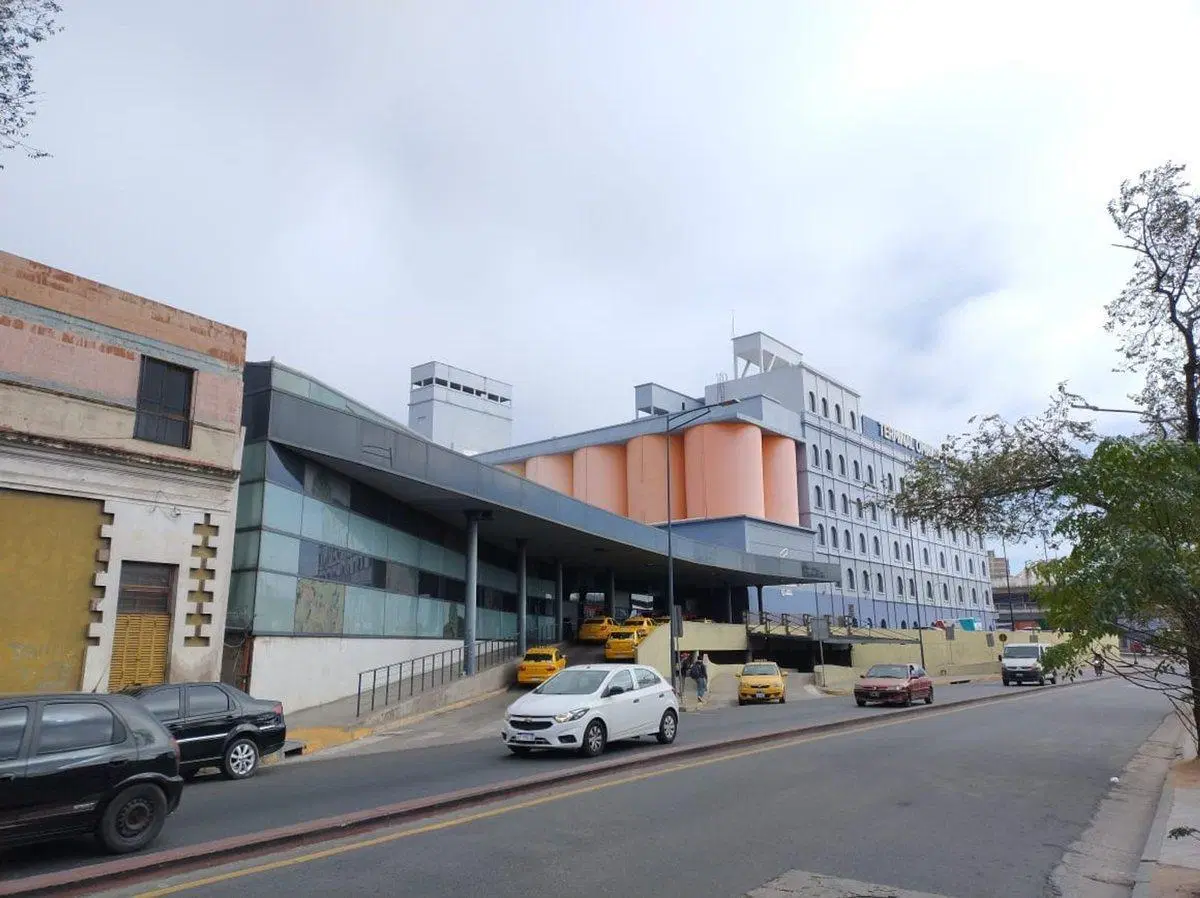 VENTA 2 DPTOS ZONA TERMINAL 70 MTS OPORTUNIDAD 4