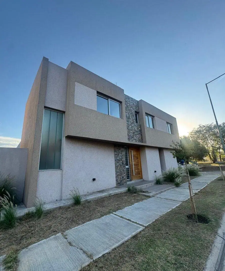 VENTA CASA TRES DORMITORIOS MIRADORES MANANTIALES 5