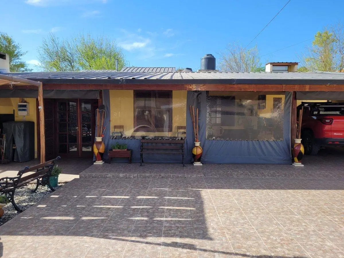 Casa mas departamento en Villa Carlos Paz c pileta 5