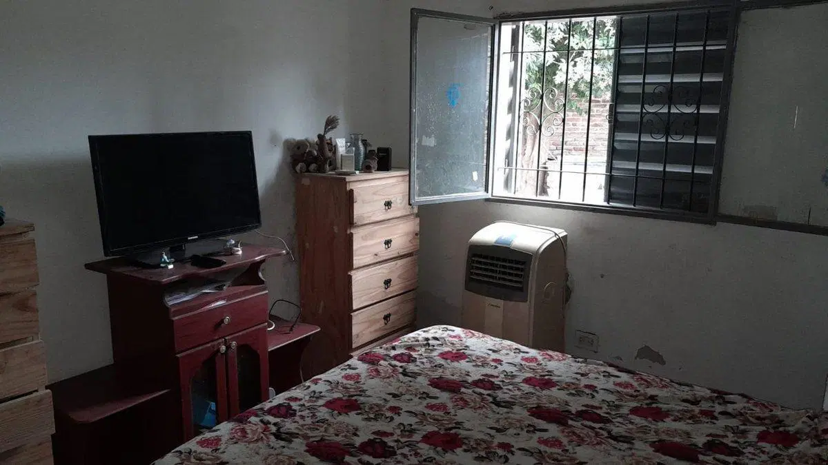 CASA DE 3 DORMITORIOS + 1 DTO MONOAMBIENTE 3