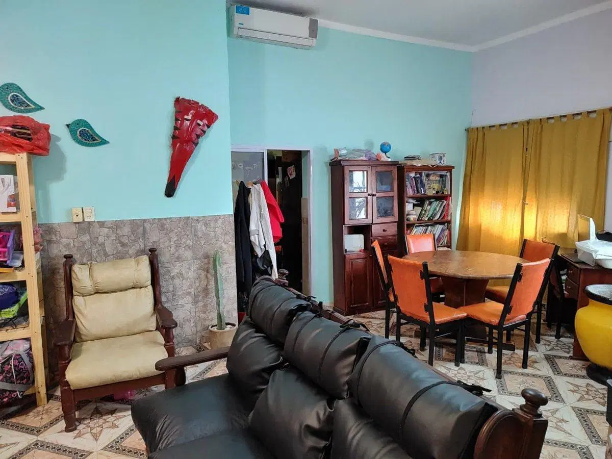 CASA ESQUINA 2 DORM CON COCHERA Bº MAULLER 2