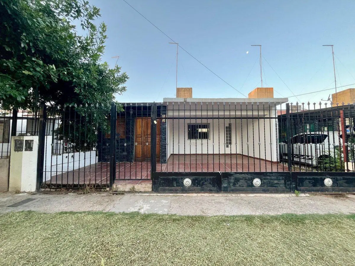 CASA 2 DORMI + QUINCHO B° SAN CARLOS DE HORIZONTE 3