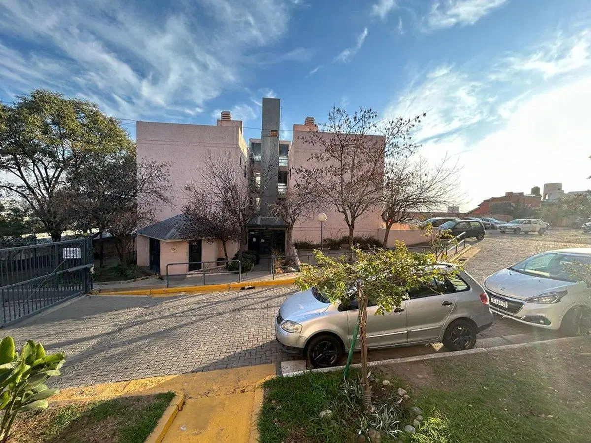 DEPTO 2 DORM BALCON ESCRITURA COMPLEJO CERRADO 3