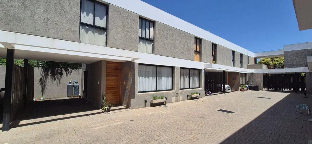 DUPLEX 2 DORM CON COCHERA EN HOUSING LA CALERA 3