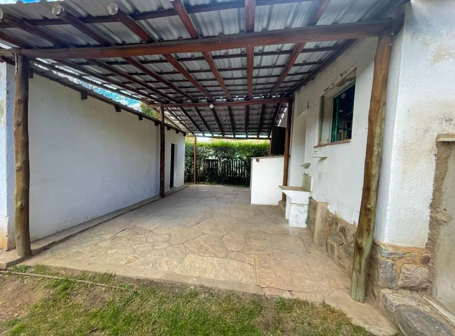 LA CUMBRE CASA ESQUINA DOS DORMITORIOS 5